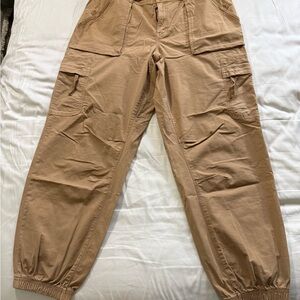 American Eagle Outfitters Men's Cargo Joggers in Light Brown